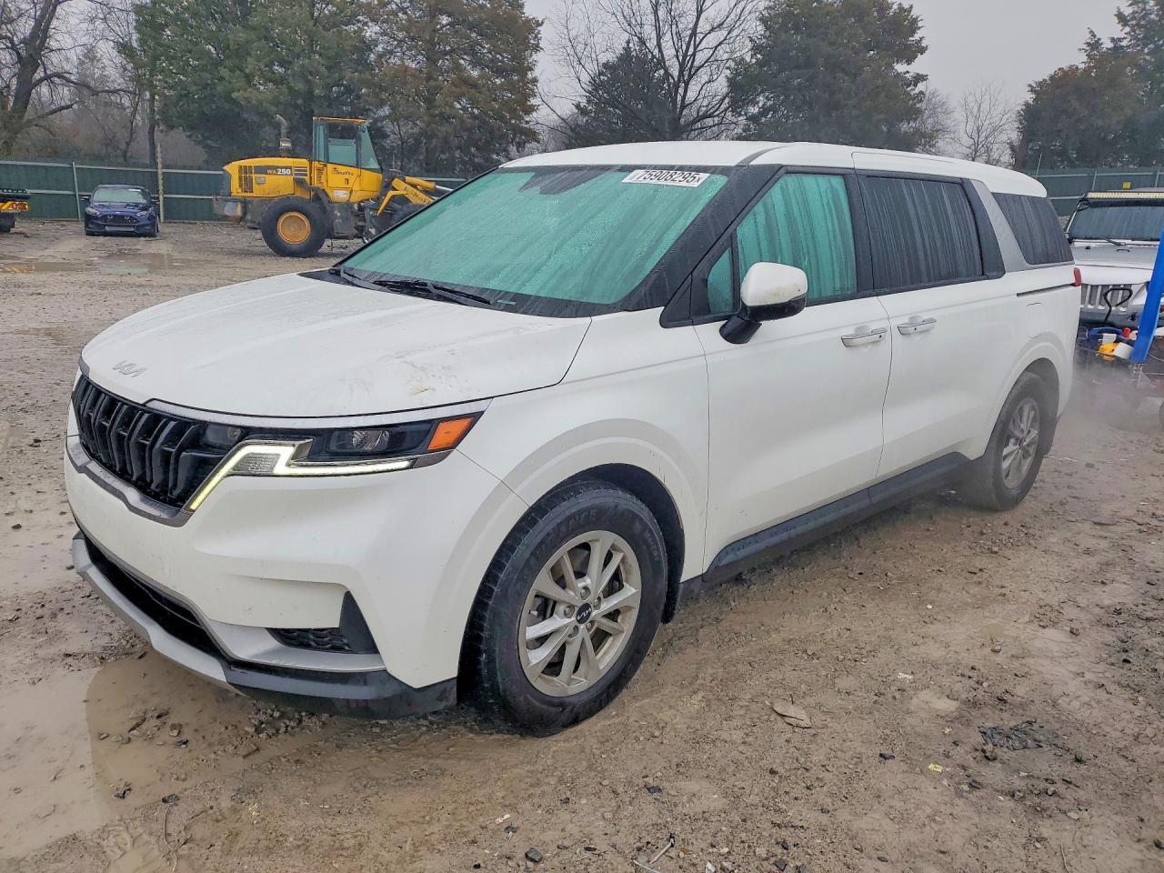 2023 KIA Carnival lx