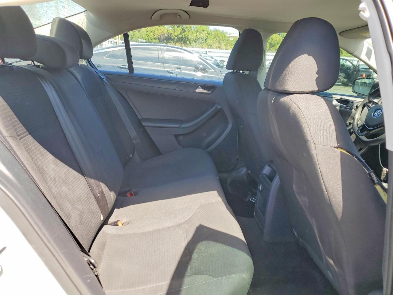 2015 Volkswagen Jetta Base