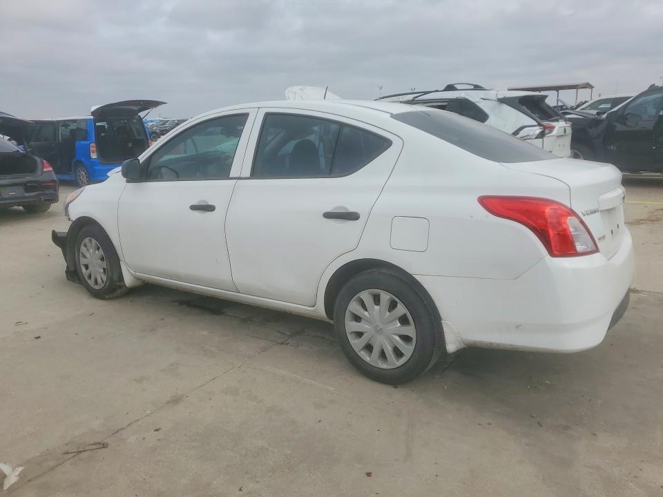 2015 Niss Versa 1.6 s