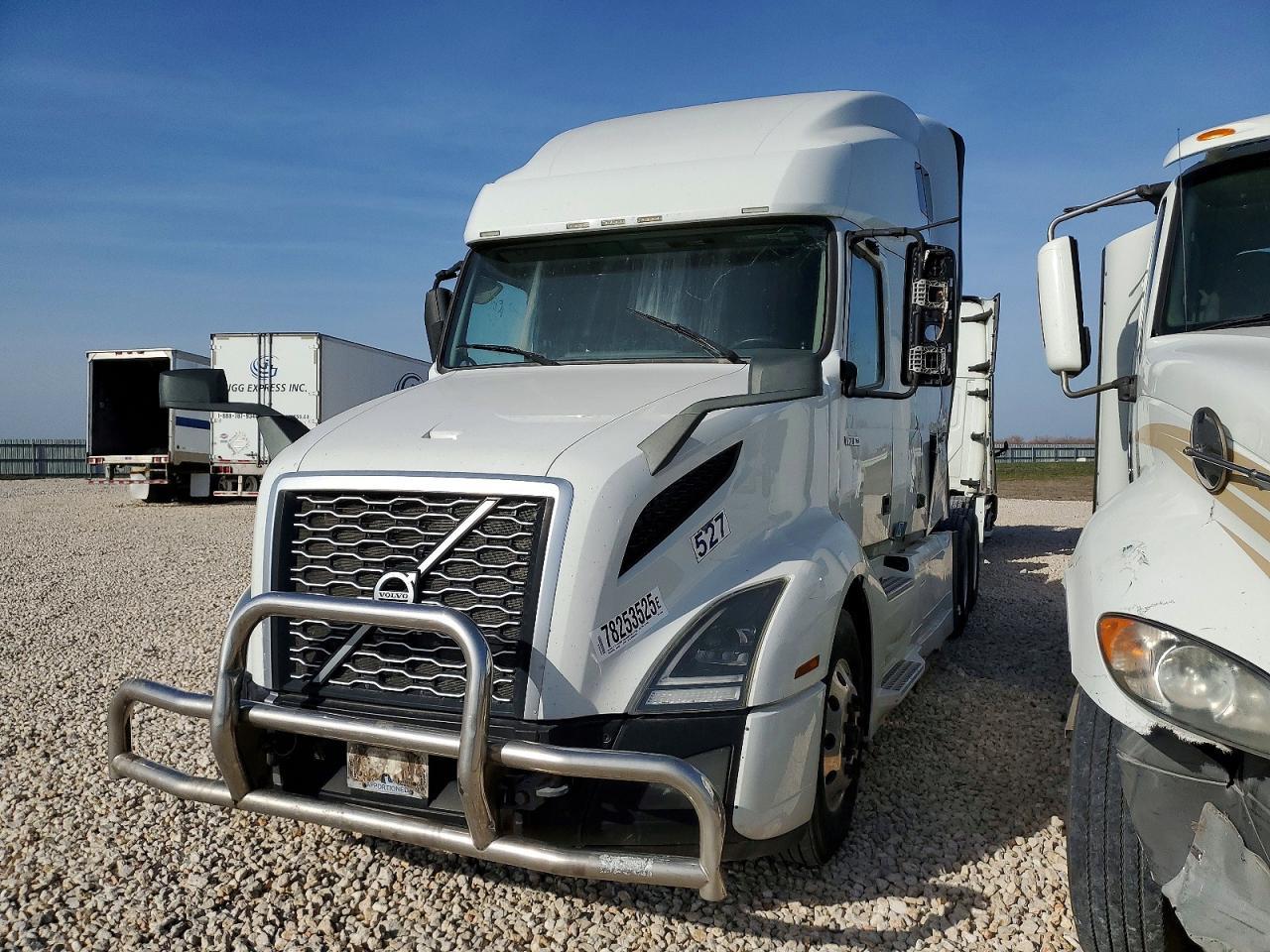 2019 Volv O VNL Semi Truck