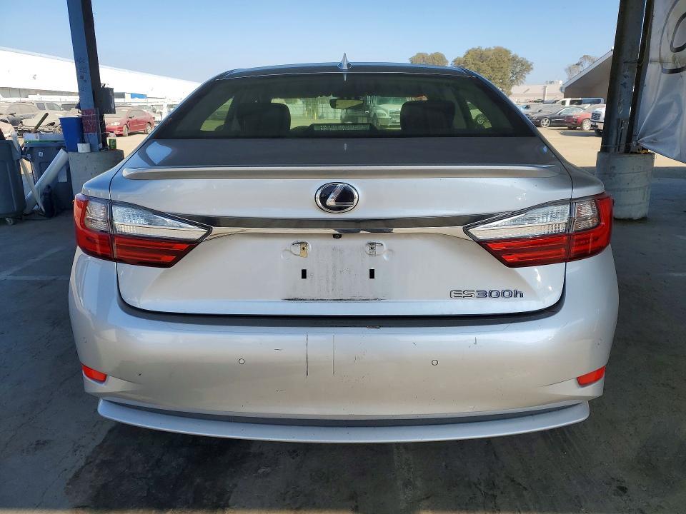 2016 Lexus Es 300h