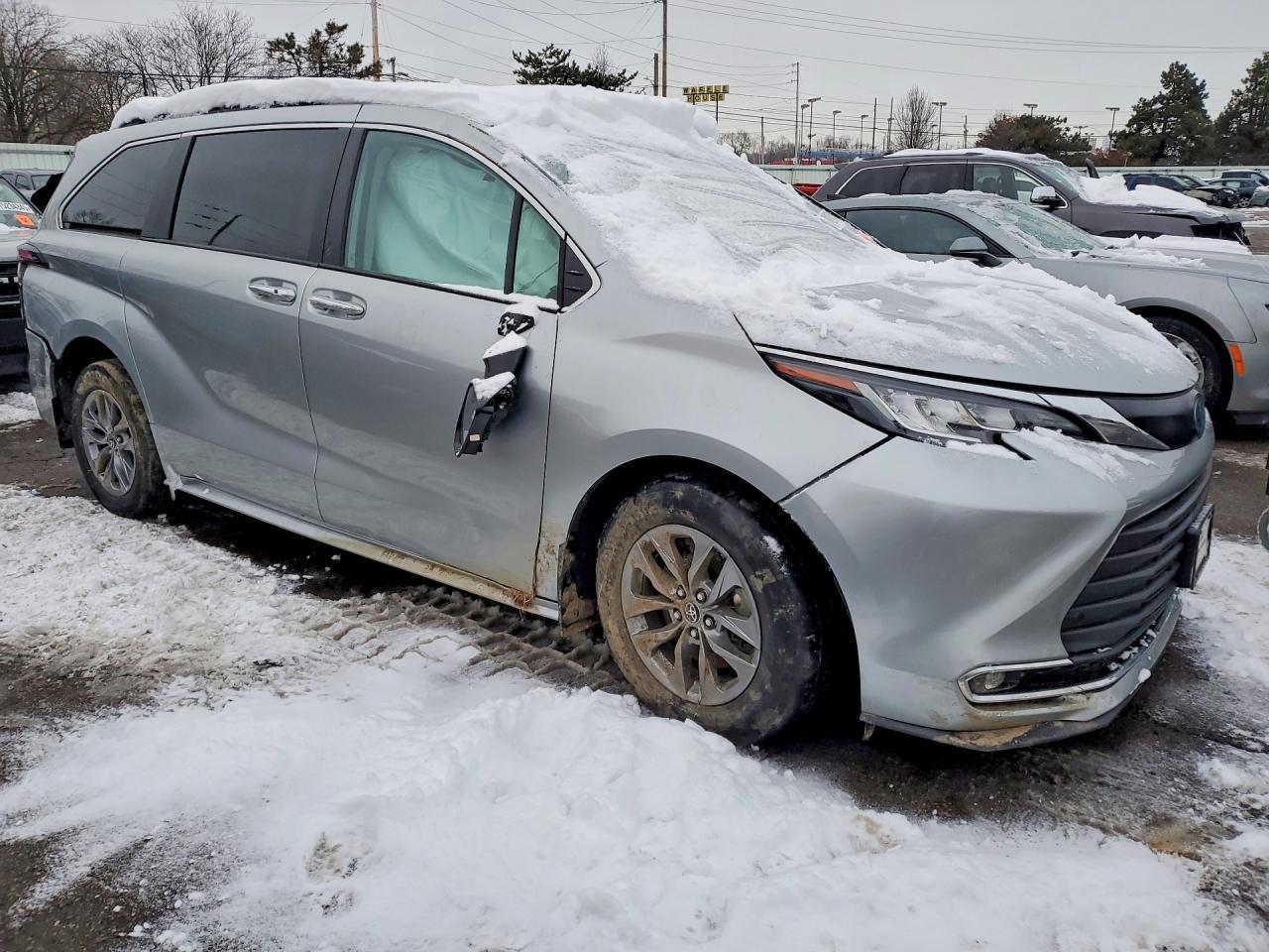 2023 Toyota Sienna xle