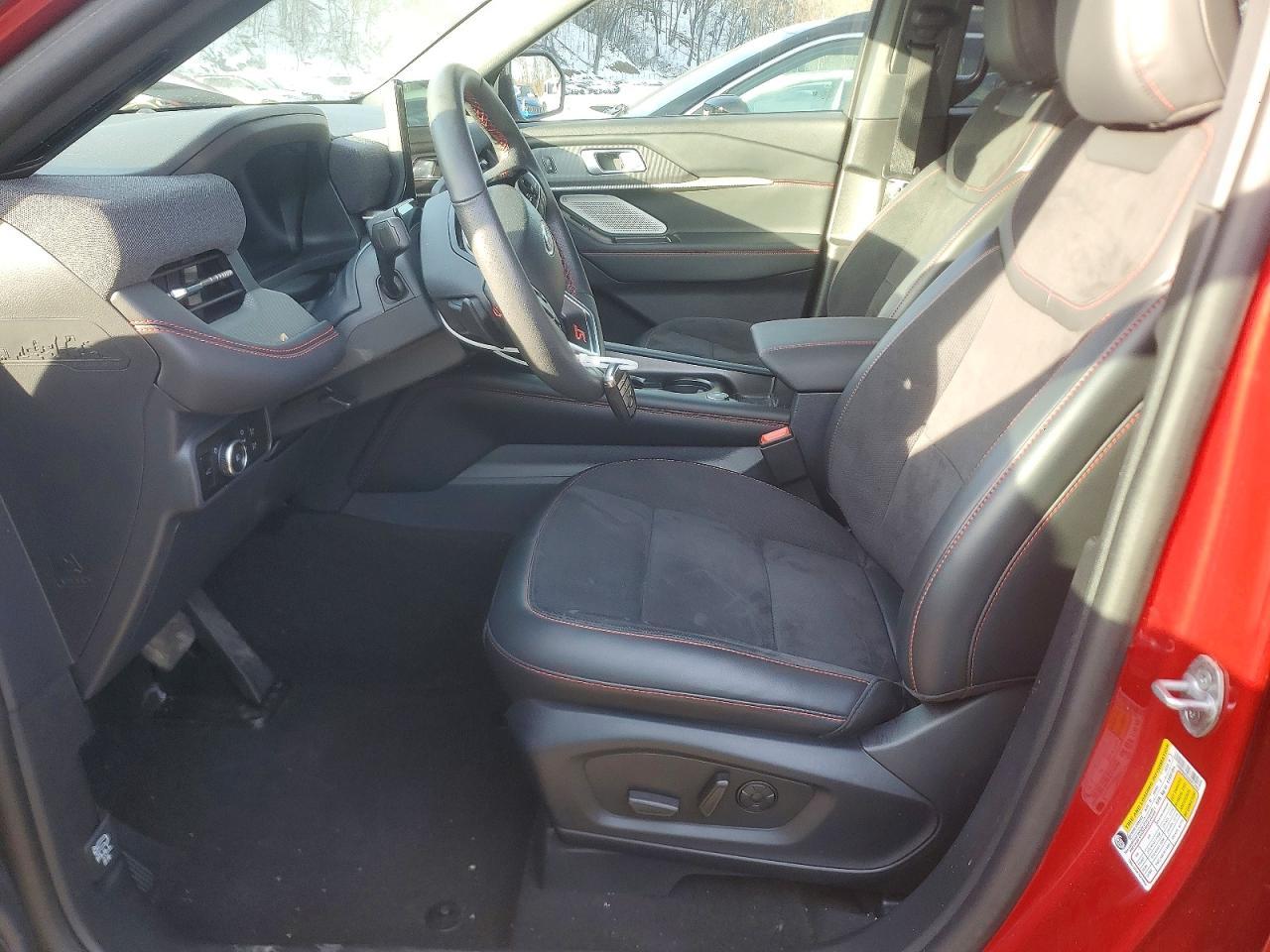 2025 Ford Explorer st