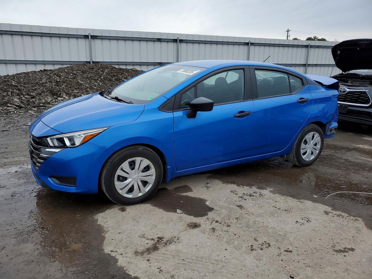 2023 Nissan Versa s