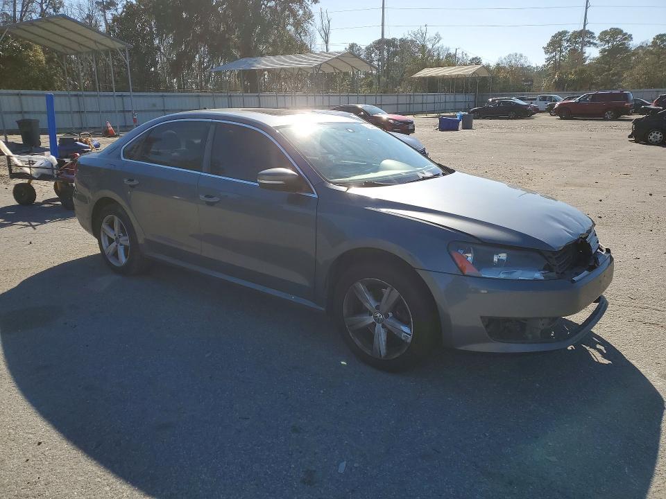 2013 Volkswagen Passat se