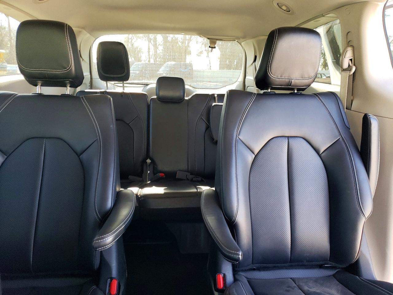 2024 Chrysler Pacifica Hybrid Select