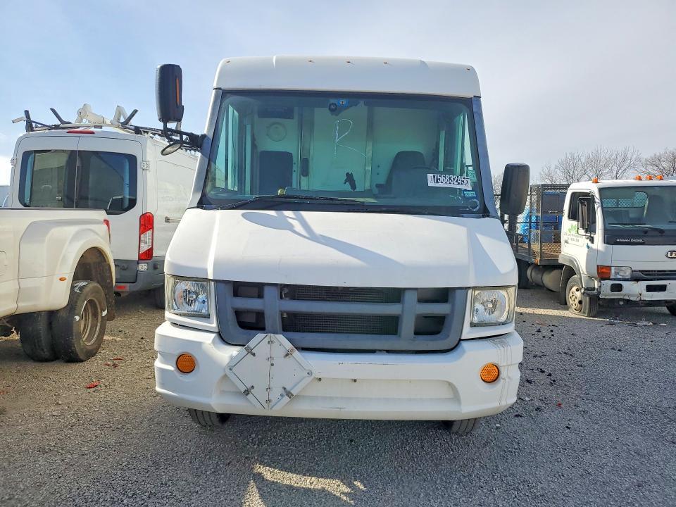 2016 Isuzu NPR Delivery Truck