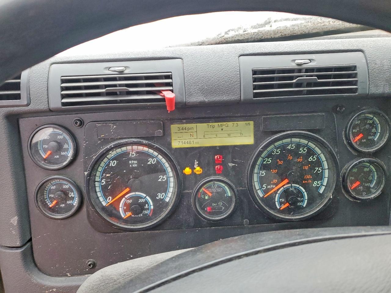 2016 Freigliner 2016 Freightliner Cascadia 1-Semi Truck