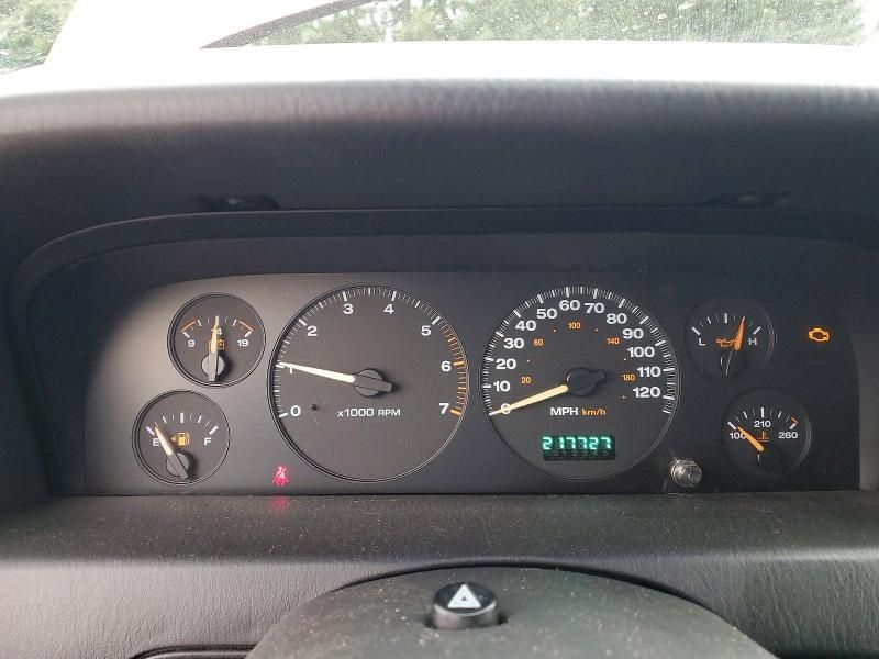 2002 Jeep Grand Cherokee Laredo