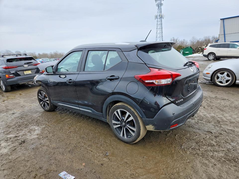 2020 Nissan Kicks sr