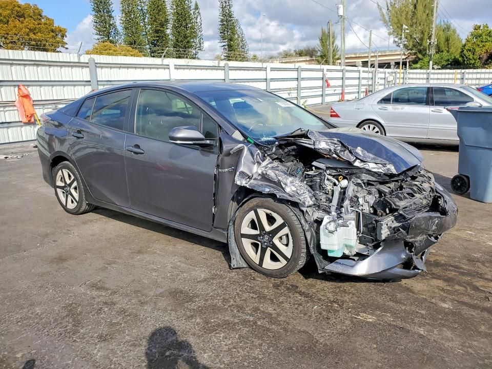 2016 Toyota Prius Three Touring