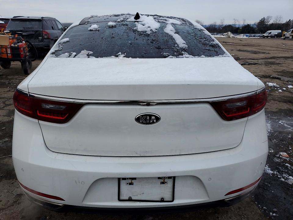 2017 KIA Cadenza
