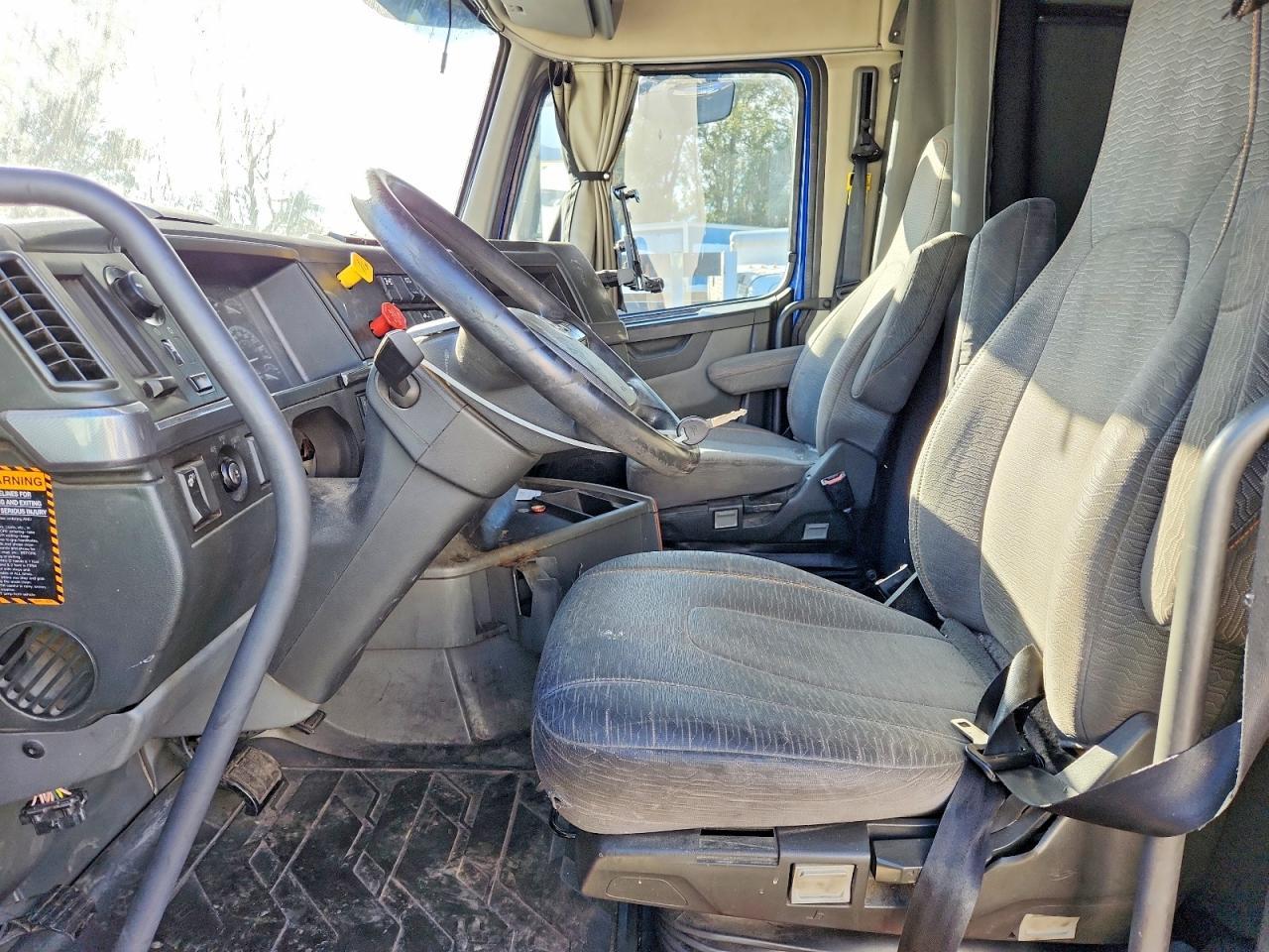 2019 Volvo VNL Semi Truck