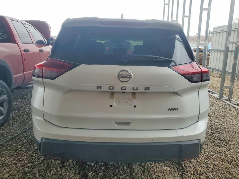2025 Nissan Rogue sv