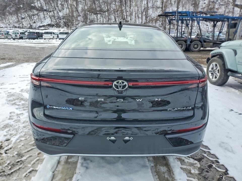 2026 Toyota Crown Platinum