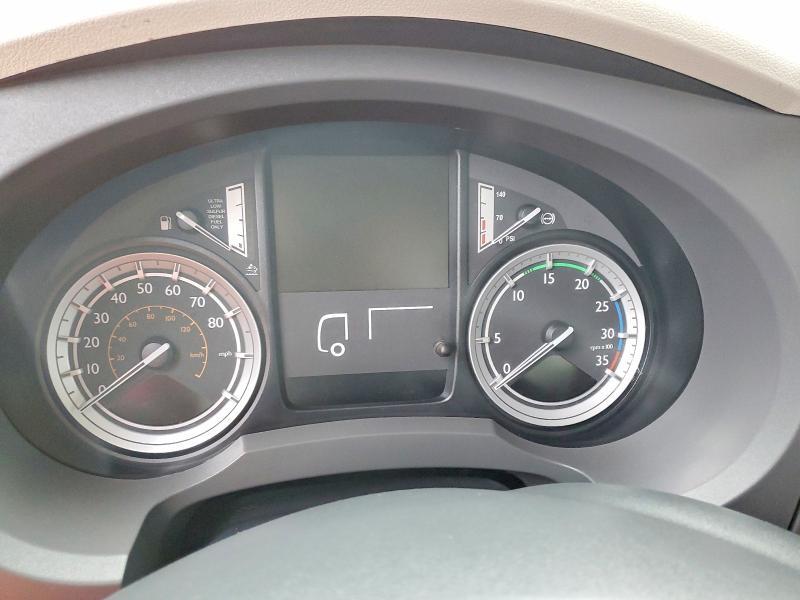 2015 Peterbilt 220 BOX Truck