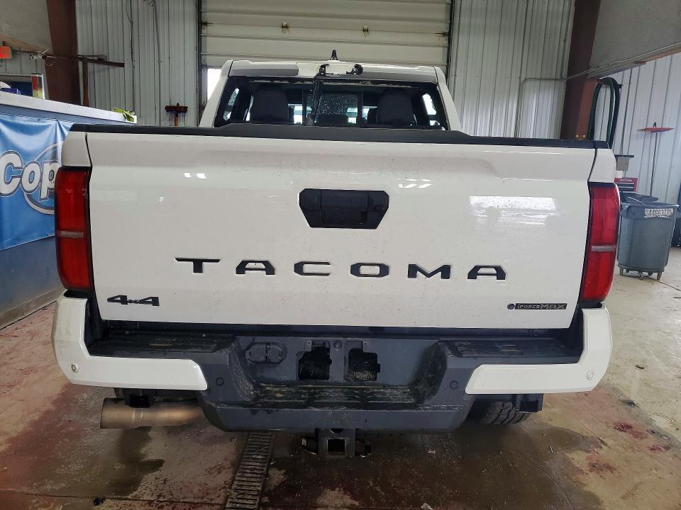 2024 Toyota Tacoma TRD OFF-ROAD HV