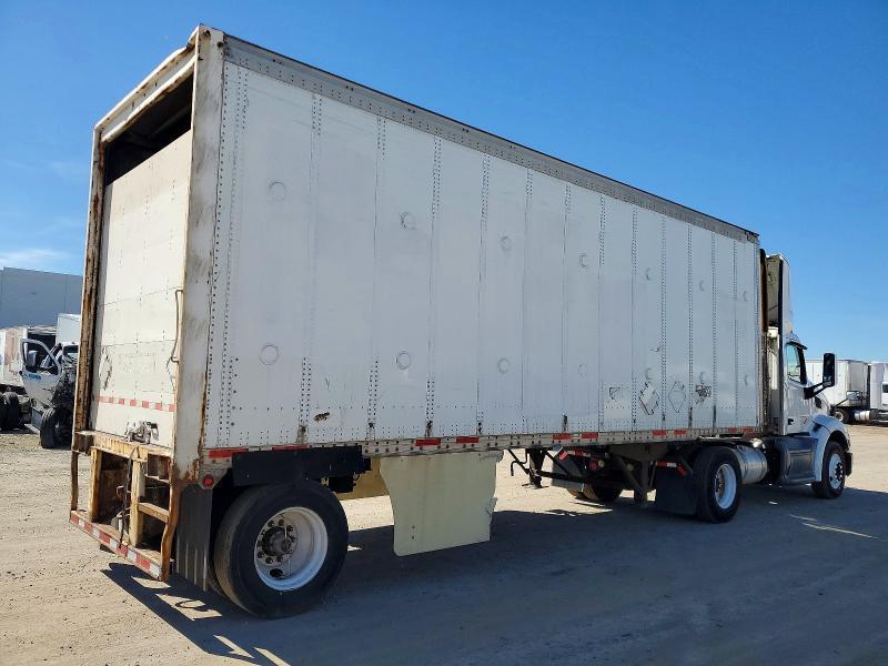 2015 Peterbilt 579 box Truck