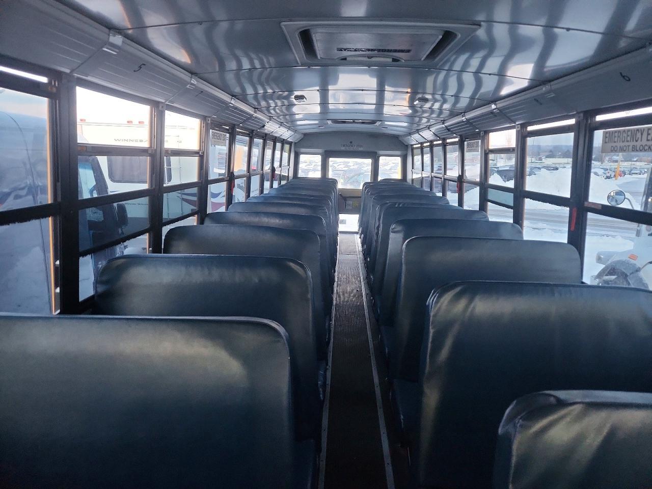 2011 Freigliner 2011 Thomas SAF-T-LINER C2-School Bus