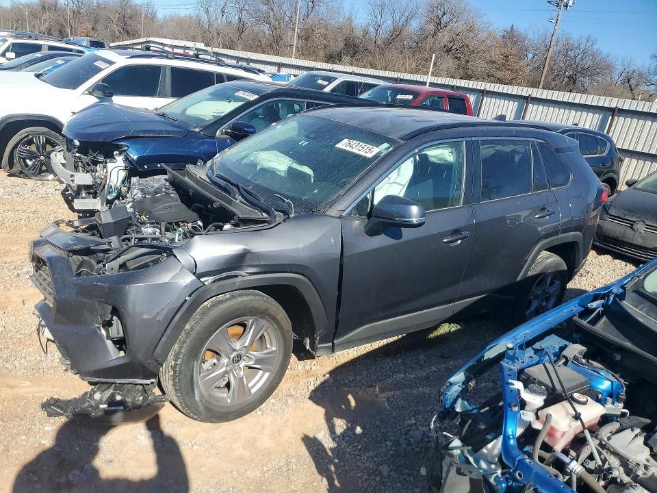 2025 Toyota Rav4 xle