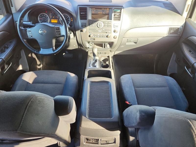 2010 Nissan Armada se