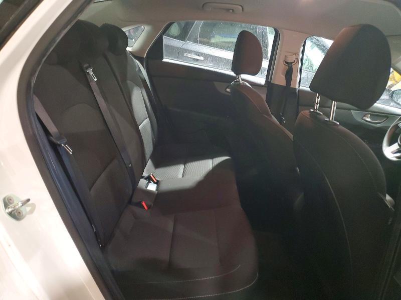 2021 KIA Forte fe