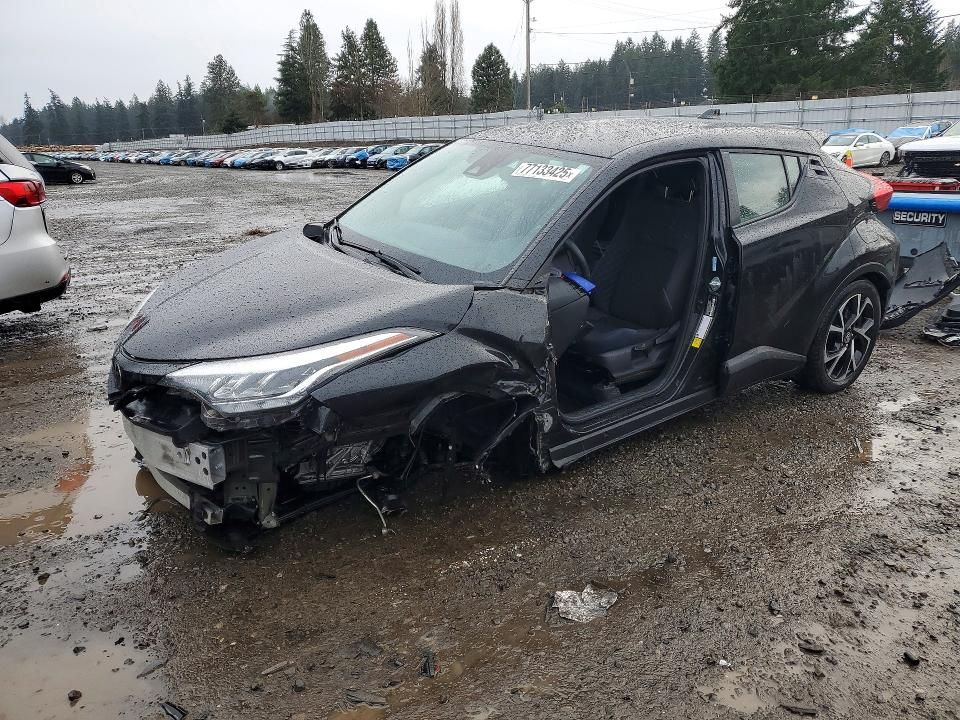2021 Toyota C-hr xle