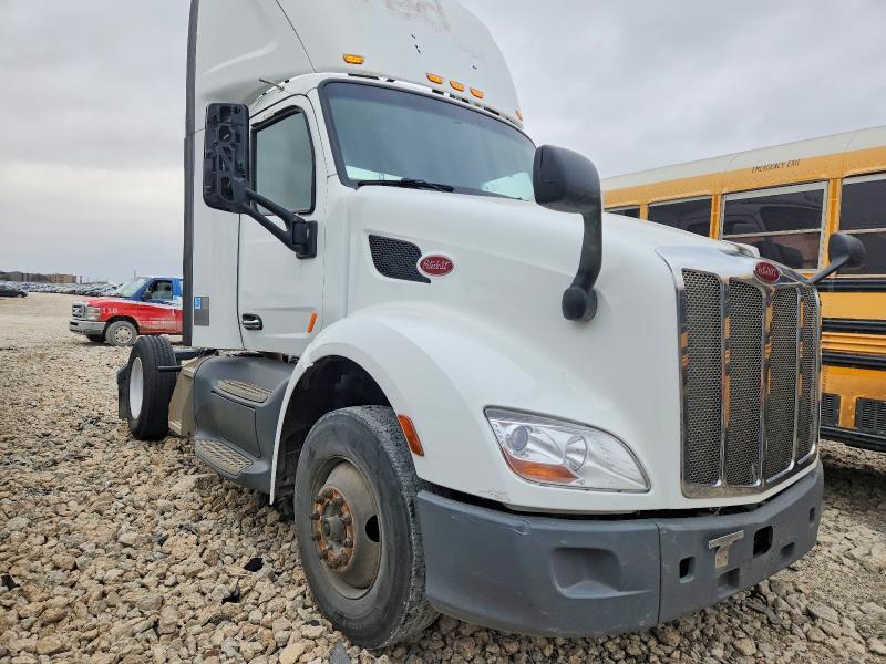 2018 Peterbilt 579 Semi Truck