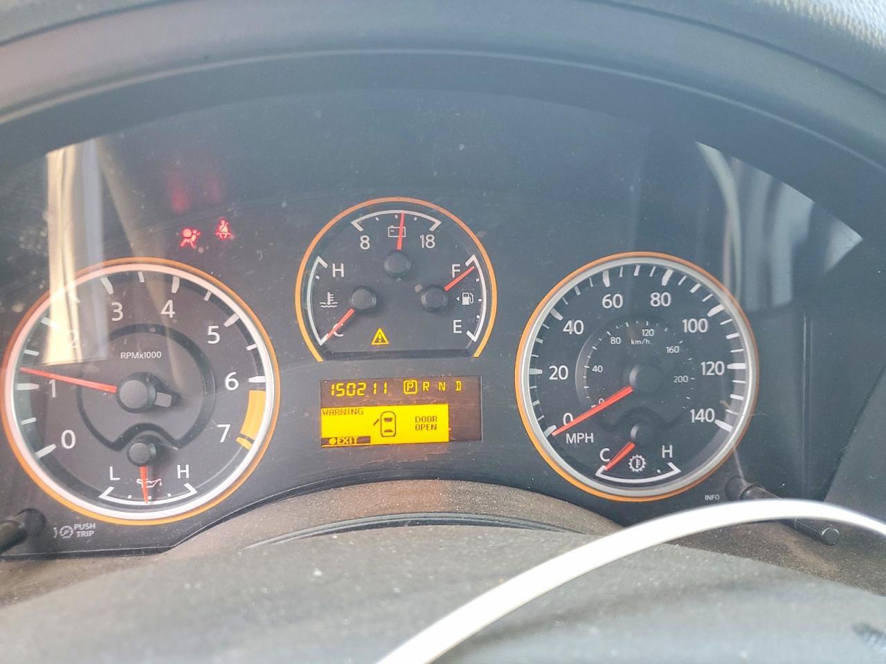 2011 Nissan Armada sv