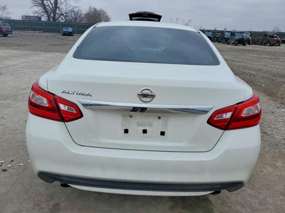 2017 Niss Altima