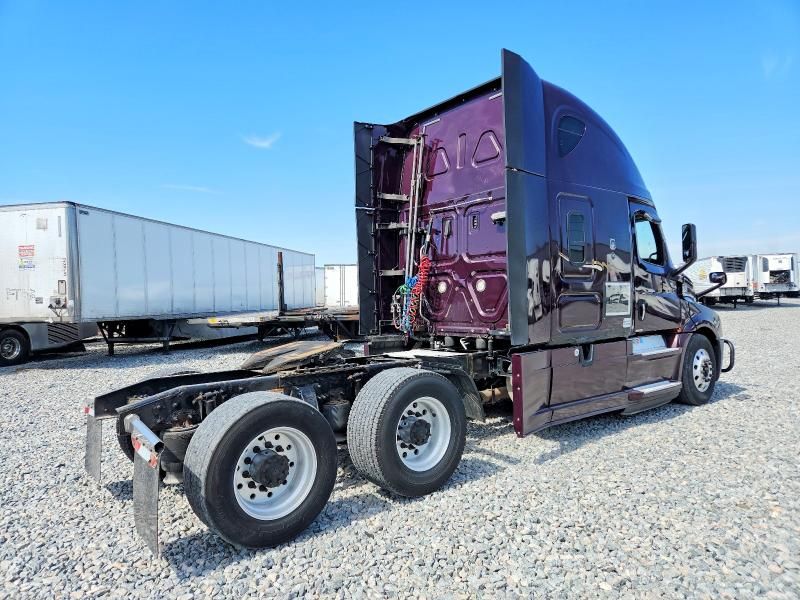 2019 Freightliner Cascadia 126