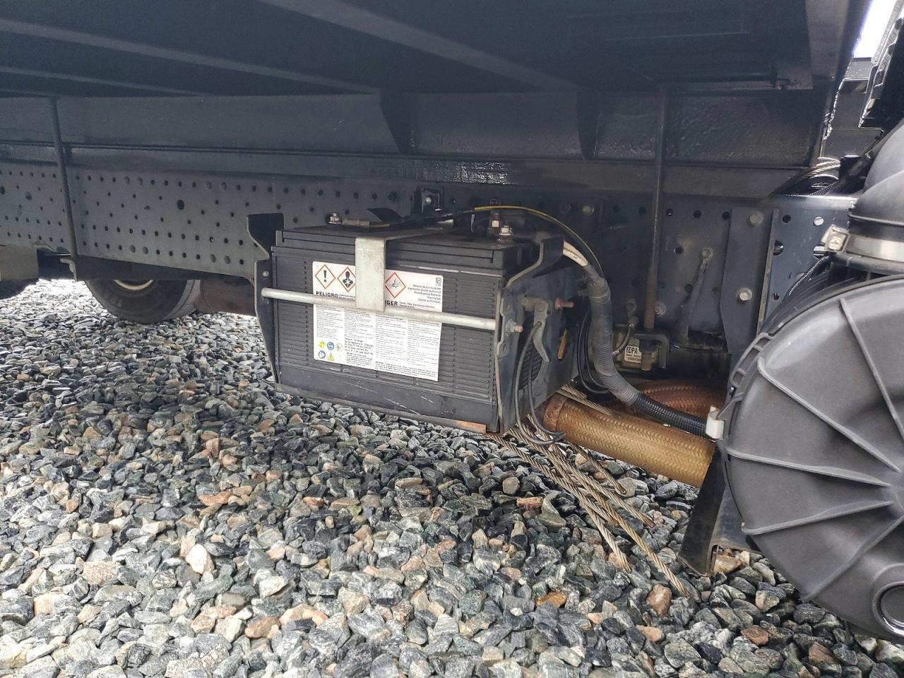 2019 Isuzu NPR HD BOX Truck