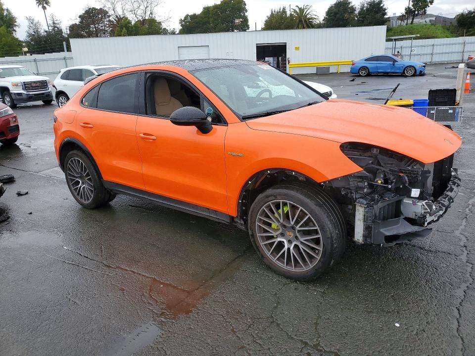 2022 Porsche Cayenne e Hybrid Coupe