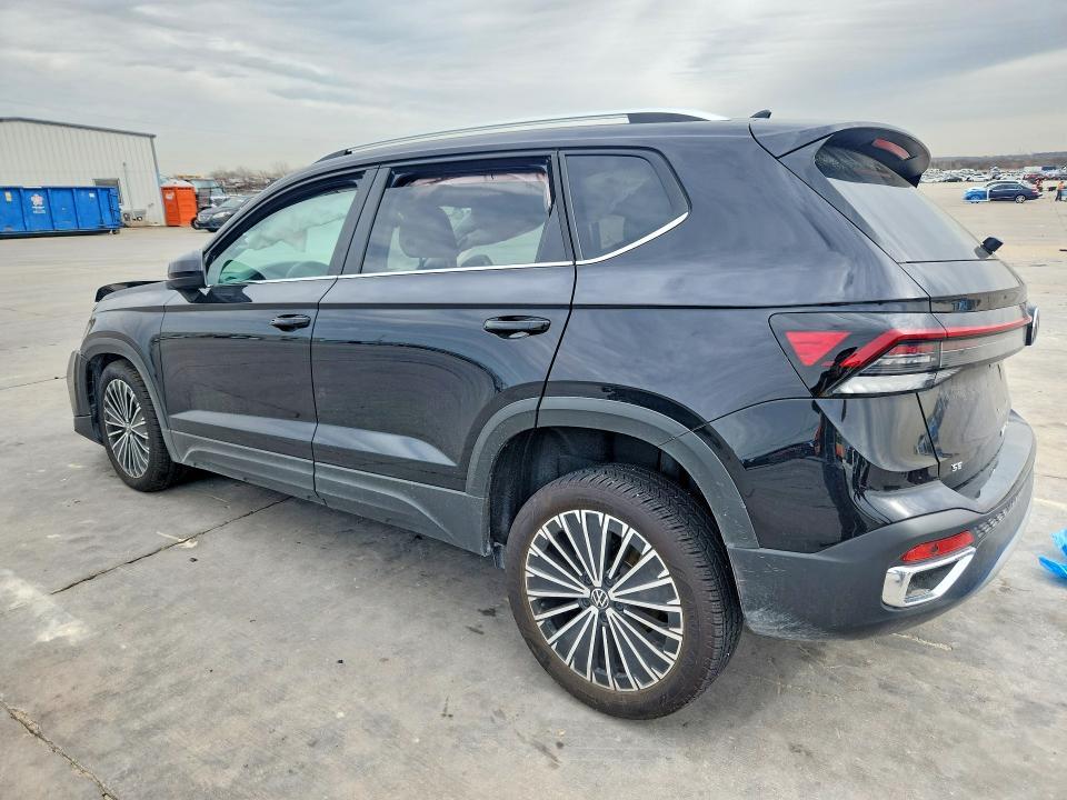 2025 Volkswagen Taos se