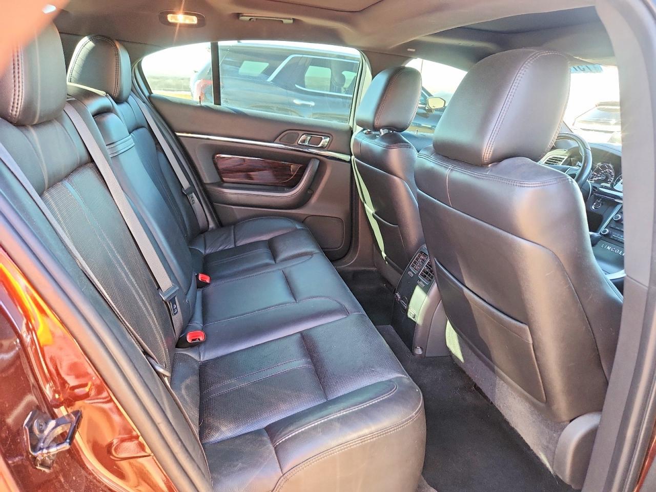 2012 Lincoln MKS