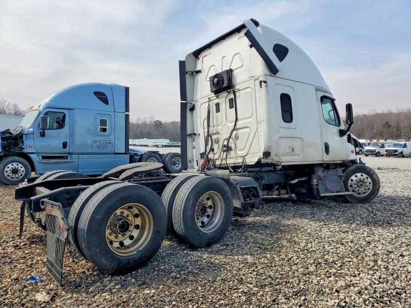 2016 Freightliner Cascadia 125