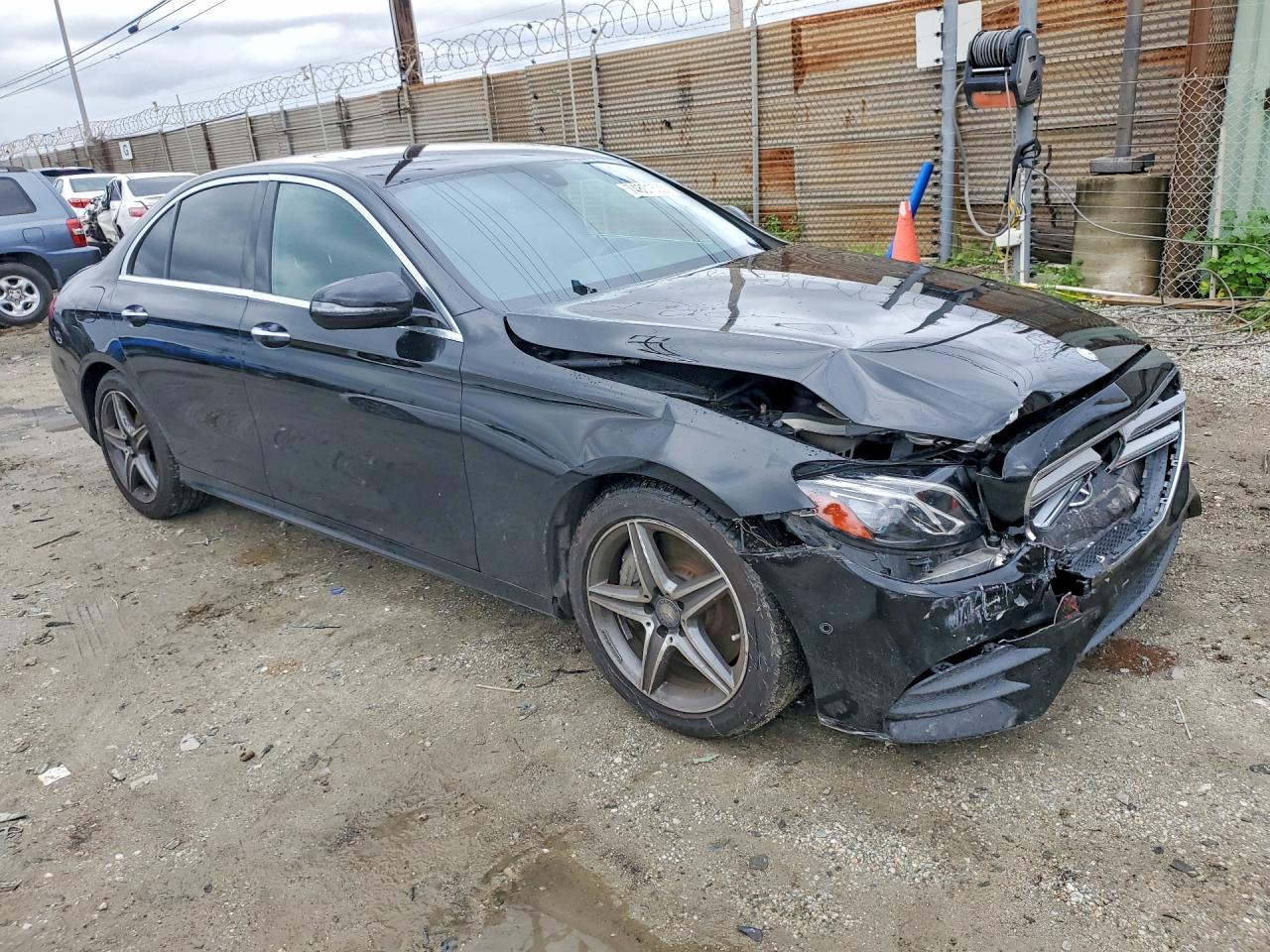 2017 Mercedes-Benz E 300