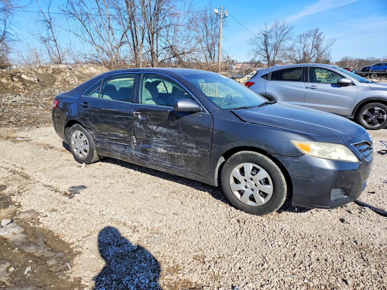 2011 Toyota Camry le
