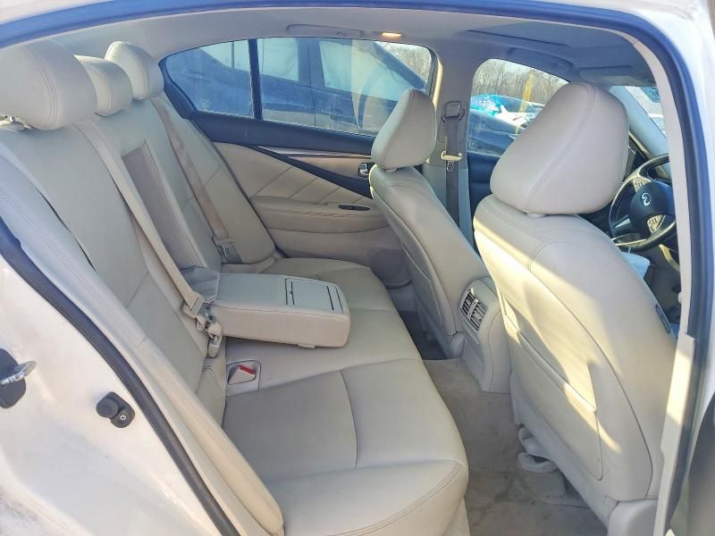 2016 Infinity Q50 Base