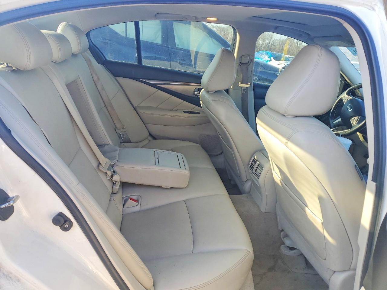 2016 Infinity Q50 Base