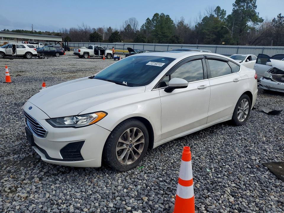 2020 Ford Fusion se