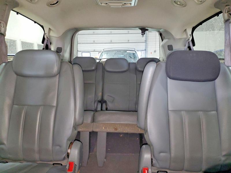 2010 Chrysler Town & Country Touring