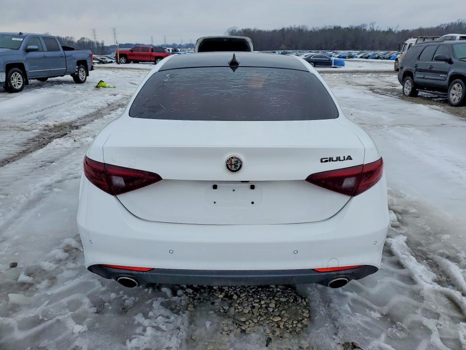 2021 Alfa Romeo Giulia Sport