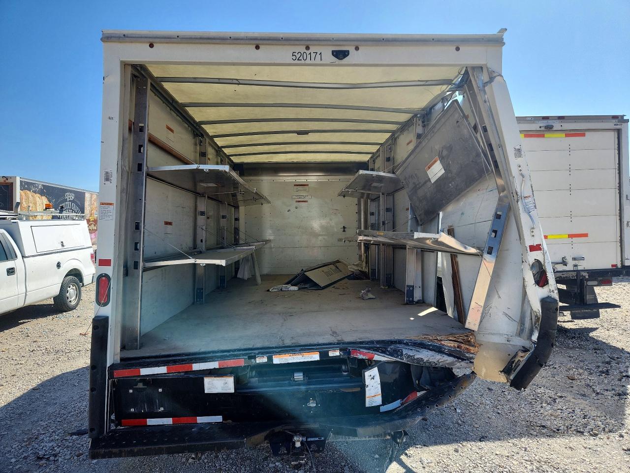 2022 GMC Savana BOX Truck