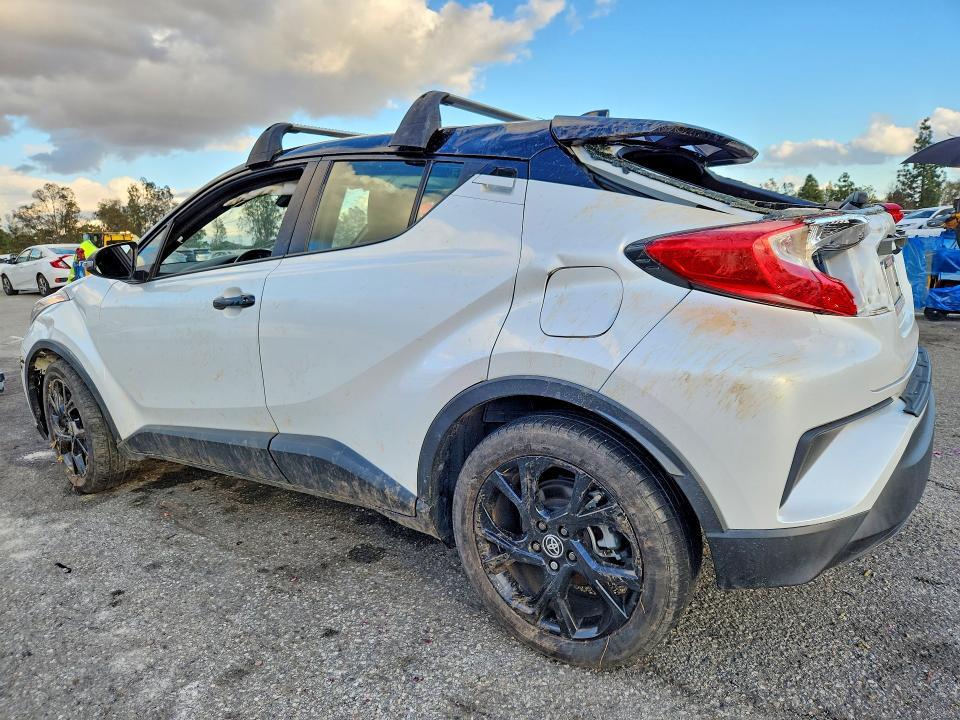 2022 Toyota C-hr xle