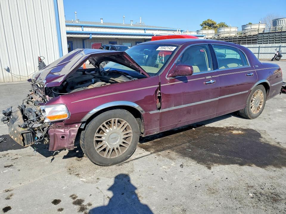 2006 Lincoln Town car Signature Limited