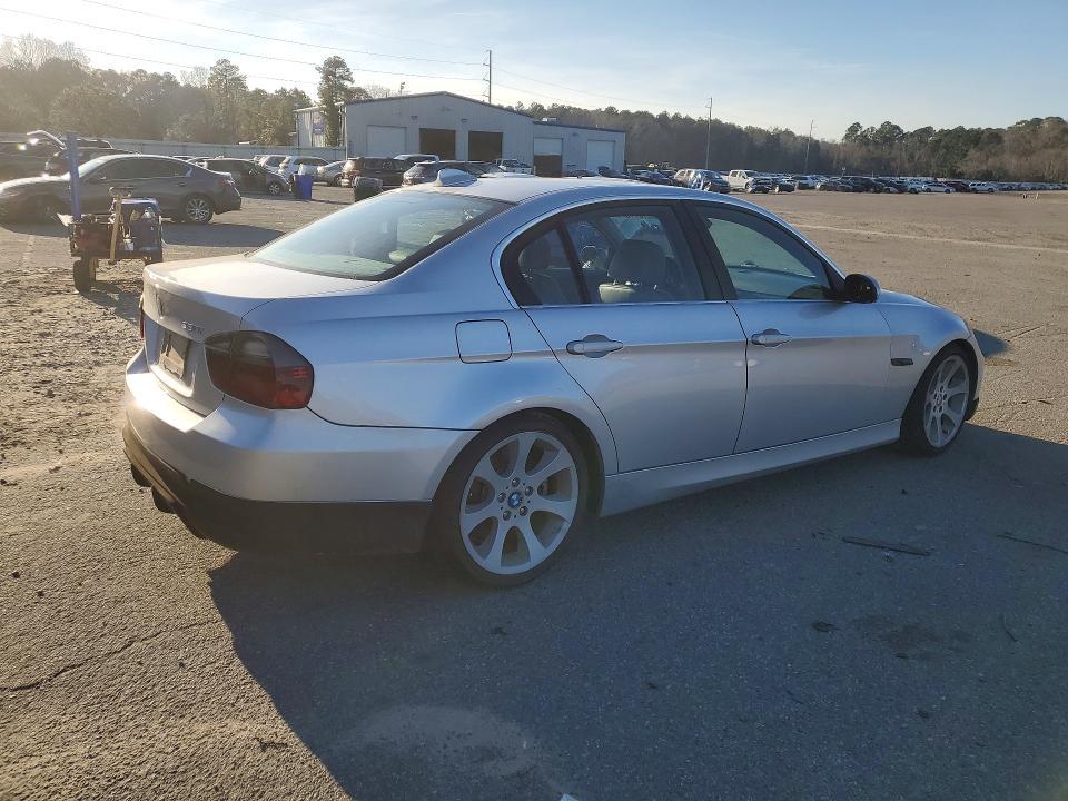 2006 BMW 330 i