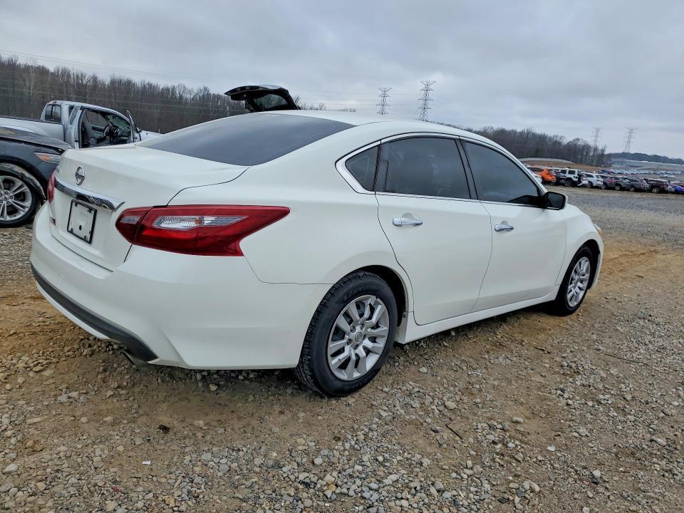 2018 Niss Altima 2.5 s