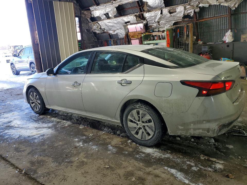 2020 Niss Altima 2.5 s