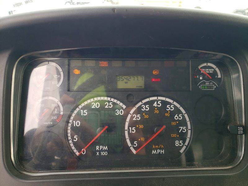 2012 Freightliner Business Class M2 BOX Truck